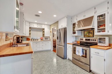 410 Cora St, Fredericksburg, TX 78624 - photo 6