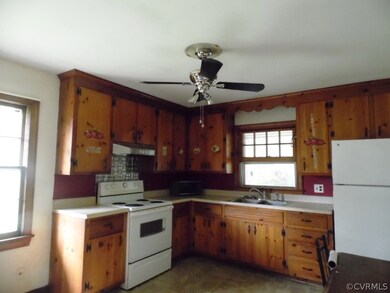 Eat-in Kitchen