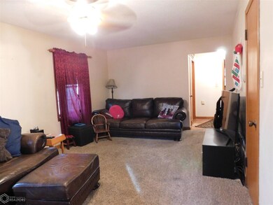 416 S 6th Ave W, Newton, IA 50208 - photo 5