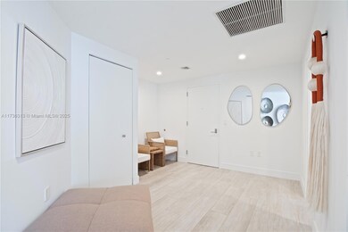 55 SW 9th St unit 1903, Miami, FL 33130 - photo 3