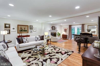 8300 Epinard Ct, Annandale, VA 22003 - photo 4