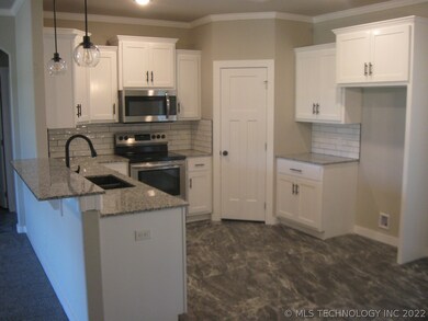 19330 S Deer Trail Rd, Claremore, OK 74019 - photo 2