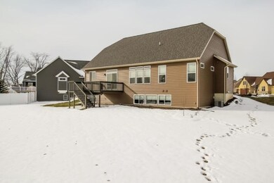044-Rear_View-1406435-mls