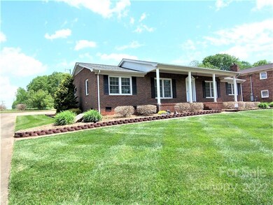 812 Waters St, Shelby, NC 28152 - photo 3