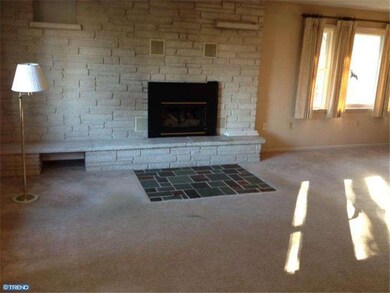 318 Spring Valley Rd, Reading, PA 19605 - photo 6