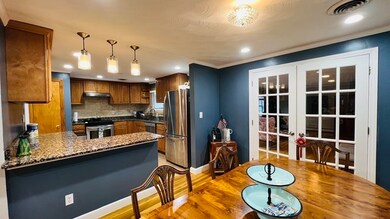 32 Bobolink Rd, Wellesley Hills, MA 02481 - photo 4