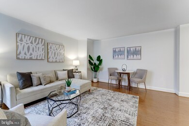 Hampshire House unit 703, Washington, DC 20036 - photo 4