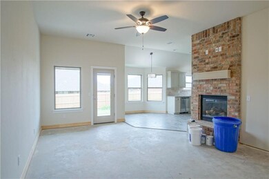 2122 Whispering Pine Blvd, Shawnee, OK 74804 - photo 4