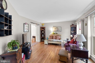 18008 Rocky Ridge Ln, Olney, MD 20832 - photo 4