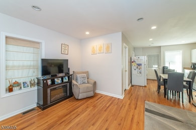 76 Mohawk Ave, Hawthorne, NJ 07506 - photo 5