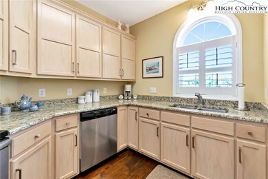 150 Prudden Ln unit 304, Blowing Rock, NC 28605 - photo 7