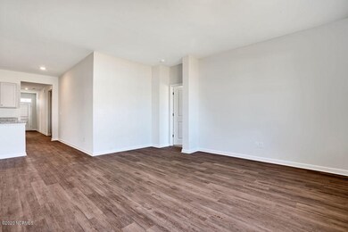 9602LargeOakCourt-07