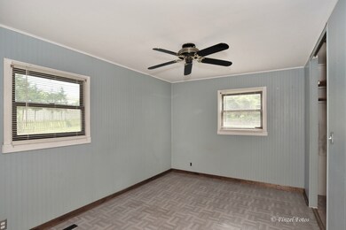 204 Butte Ln, Carpentersville, IL 60110 - photo 7