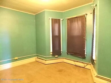 304 N 2nd St unit 306, Lehighton, PA 18235 - photo 4