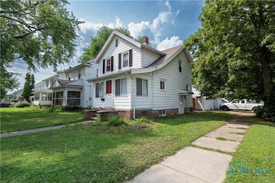 902 Brinton Dr, Toledo, OH 43612 - photo 2