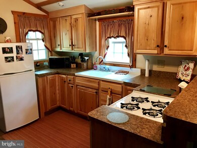 1285 Nursery Rd unit 9, Green Lane, PA 18054 - photo 3