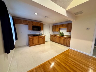 38 N Main St unit 2R, Carver, MA 02330 - photo 3