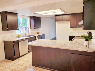 105 Queens Gate Ct, Central Point, OR 97502 - photo 6