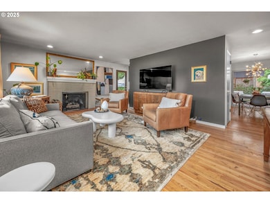 6630 SW Dover St, Portland, OR 97225 - photo 5