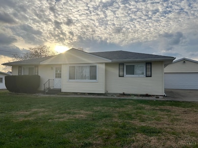 1385 Millville Oxford Rd, Hamilton, OH 45013 - photo 2