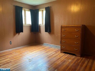 9 10th St NE, Chisholm, MN 55719 - photo 2