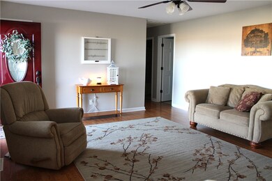 1660 E 1350 North Rd, Shelbyville, IL 62565 - photo 5