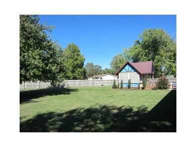 802 W Benton St, Gentry, AR 72734 - photo 5