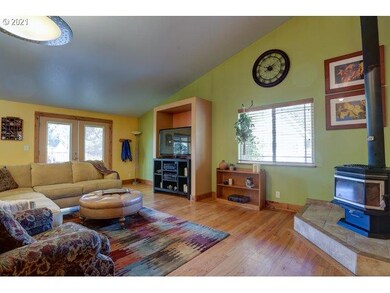 61459 Camelot Place, Bend, OR 97702 - photo 4