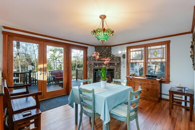 009-Dining_Room-5373542-medium