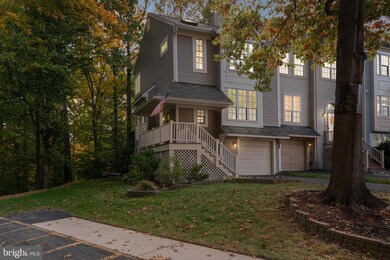 8301 Linden Oaks Ct, Lorton, VA 22079 - photo 2