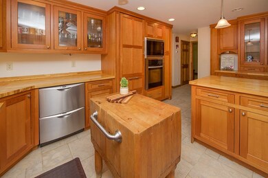 8 Colony Brook Ln, Derry, NH 03038 - photo 5