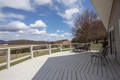4550 Clover Hollow Rd, Slatington, PA 18080 - photo 3
