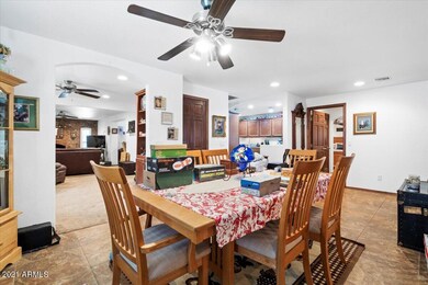 05-Dining Room