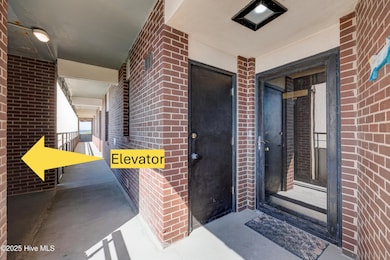 1505SalterPathRoadUnit435-ELEVATORARROW