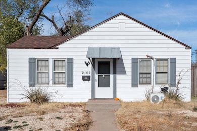2102 25th St, Lubbock, TX 79411 - photo 2