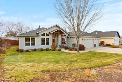 2449 SW 43rd St, Redmond, OR 97756 - photo 2