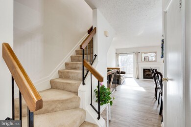 13930 Gunners Place, Centreville, VA 20121 - photo 7