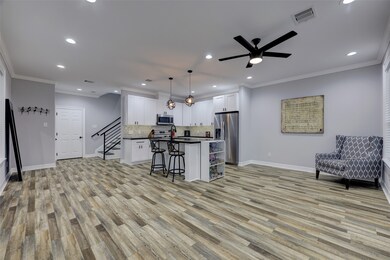 1032 Melneeka Ln, Houston, TX 77091 - photo 2