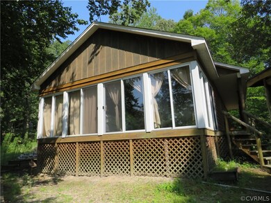 562 Southside Ln, Dunnsville, VA 22454 - photo 4