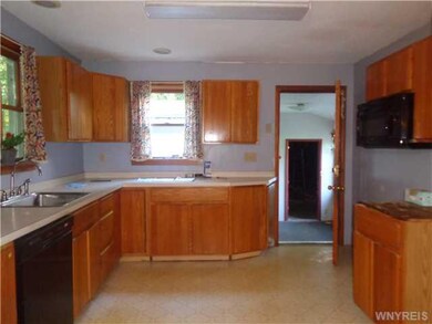 Kitchen KITCHEN WITH OAK CABINETS!!!