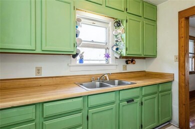 1148 Douglas Ave, Des Moines, IA 50313 - photo 5