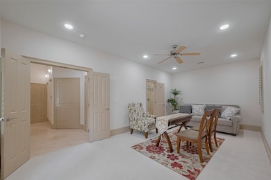 1st floor bedroom, light and spacious