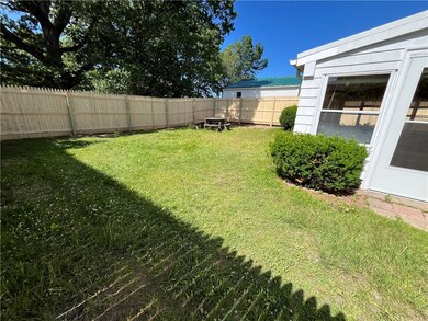 16 Winthrop St, Cranston, RI 02910 - photo 4