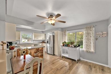 5310 S Nicolet Dr, New Berlin, WI 53151 - photo 7