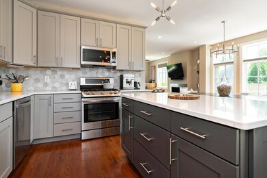 Eat-In Kitchen