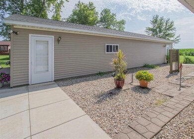 6847 Dole Rd, Mattoon, IL 61938 - photo 3