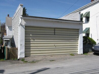 626 E Broad St, Tamaqua, PA 18252 - photo 2