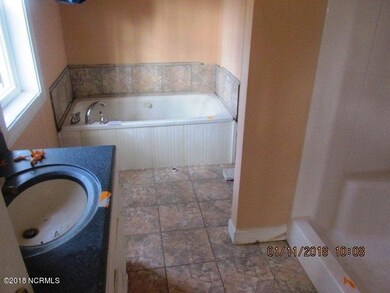 920 Bee Tree Master Bathroom