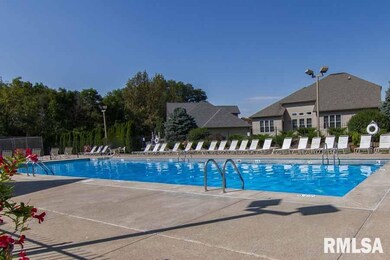 4515 N Thornhill Dr unit 205C, Peoria, IL 61615 - photo 4