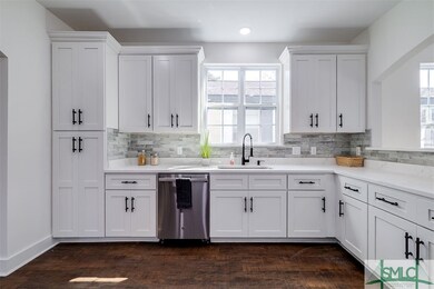 Kitchen - Custom Cabinets